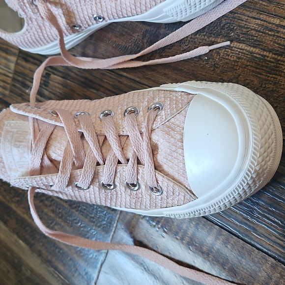 New Converse All☆Star Women's Light‎ Pink Textured Low-Top Sneakers. - Picture 12 of 12